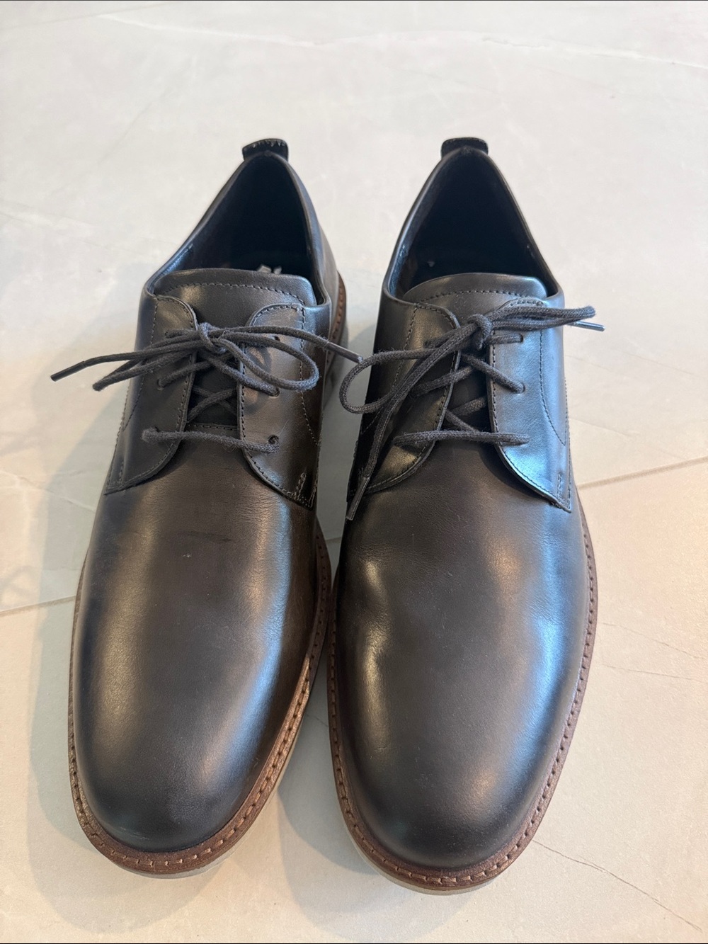 Ecco Men's Black Leather Derby with Brown Welt